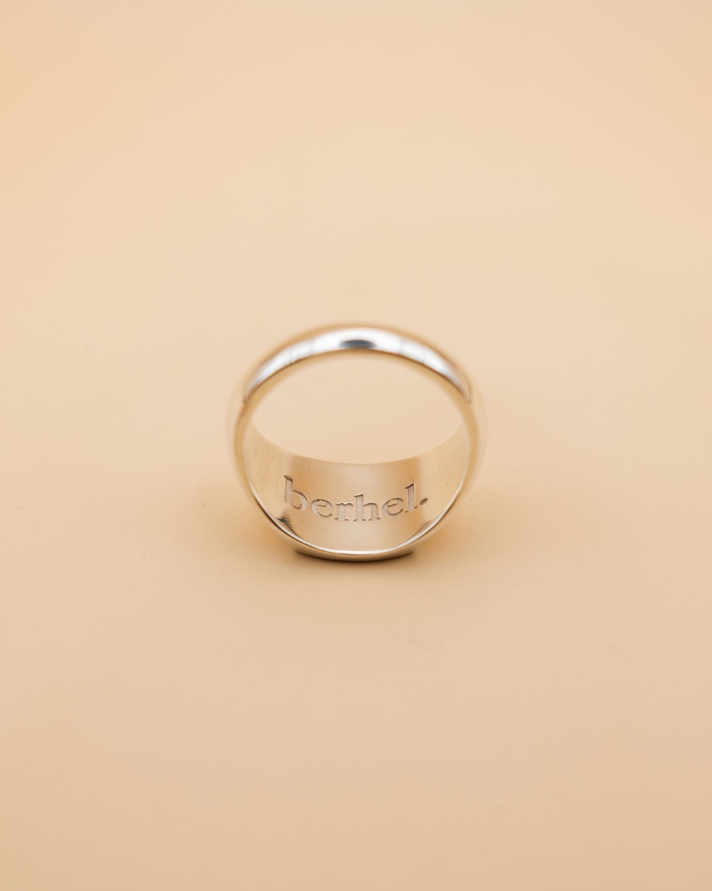 Signet ring