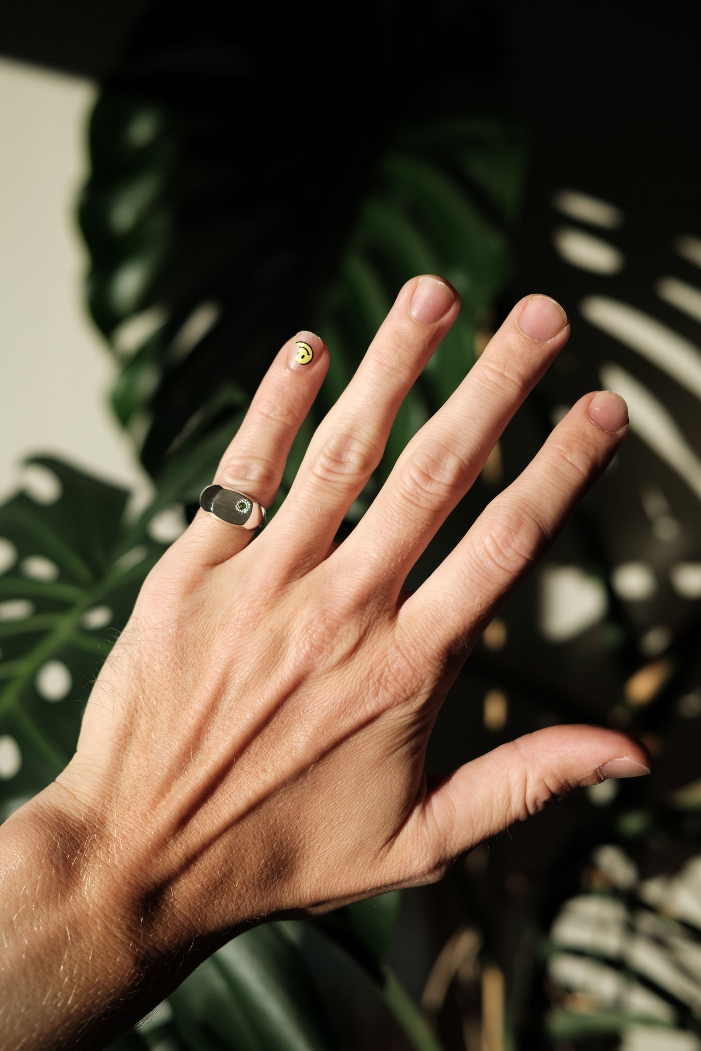 Signet Peridot Ring, ⌀ 16.5 mm