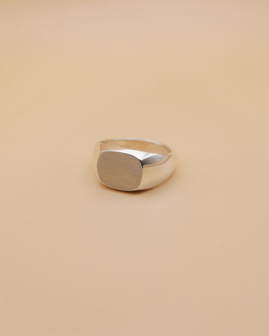 Signet ring